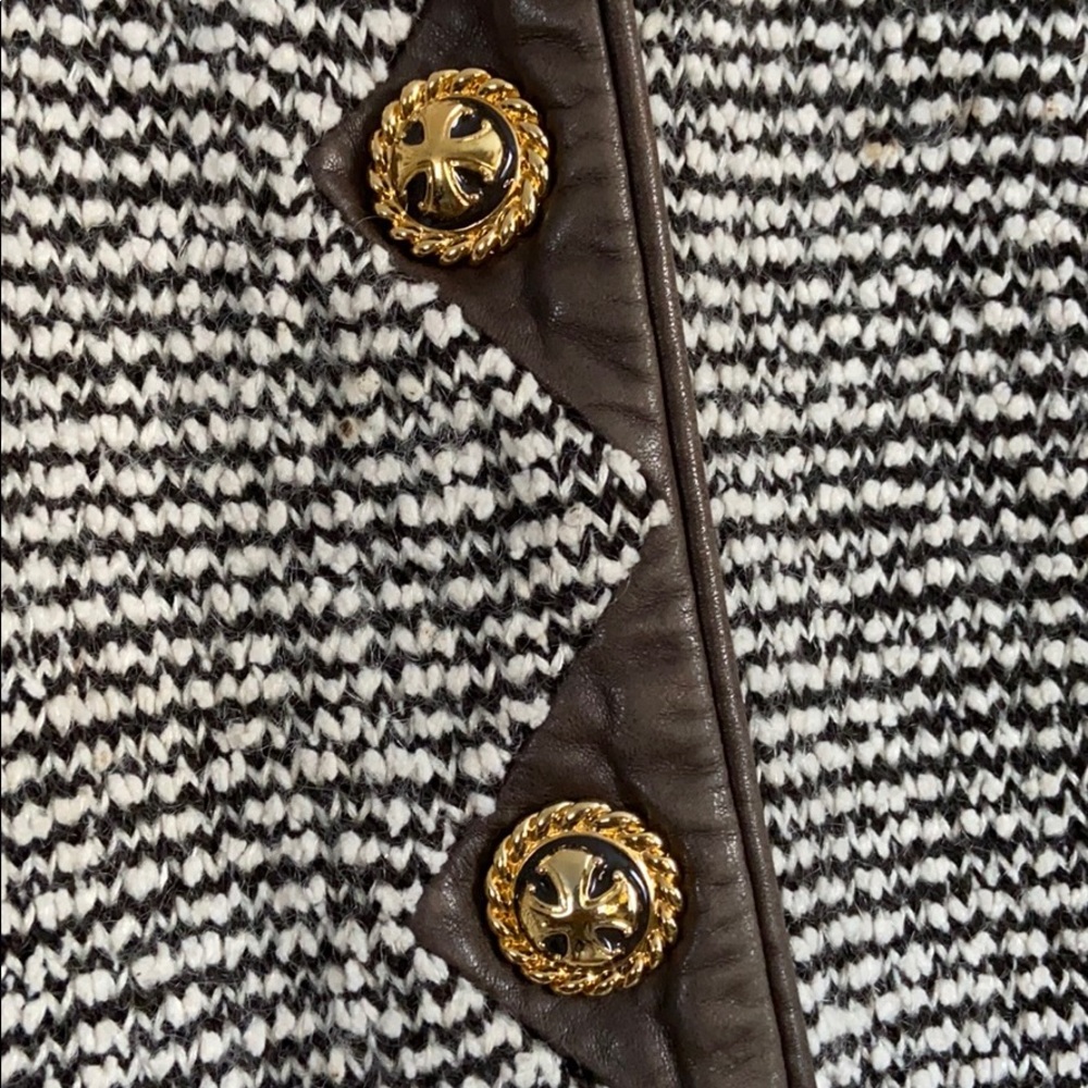 St John Tweed Boucle Knit Leather Trim Jacket Gold Buttons - Picture 3 of 6